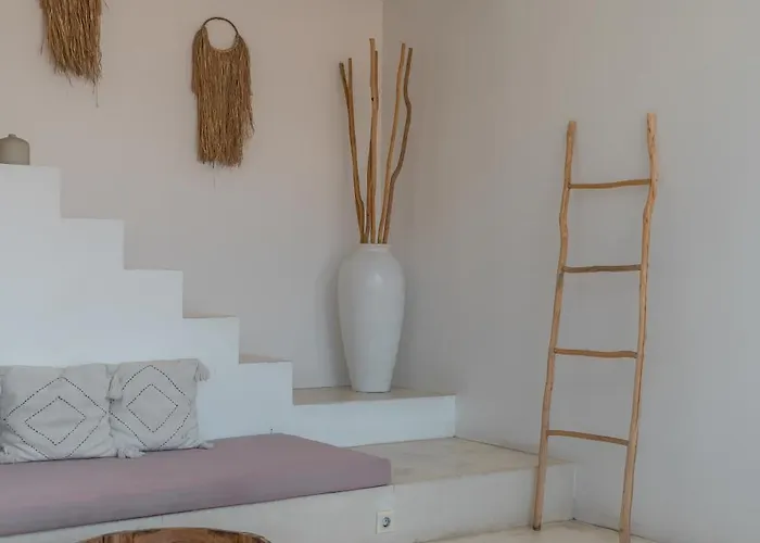 Eliad - Charming 3 Bedroom Mediterranean In Berawa *