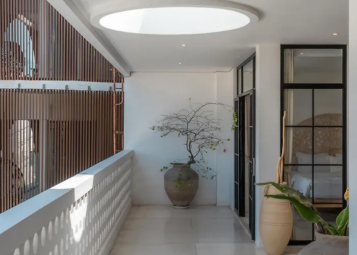 Eliad - Charming 3 Bedroom Mediterranean In Berawa Villa *