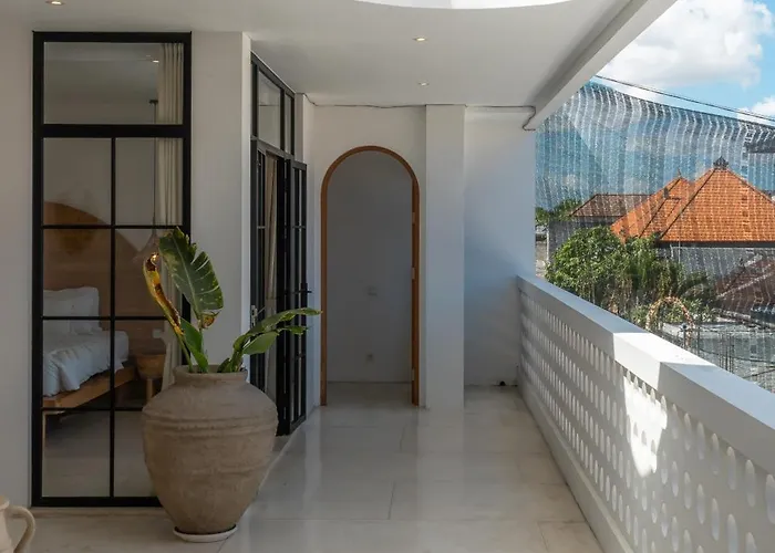 Eliad - Charming 3 Bedroom Mediterranean In Berawa *