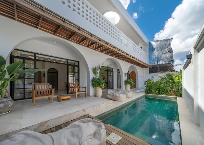 Eliad - Charming 3 Bedroom Mediterranean In Berawa