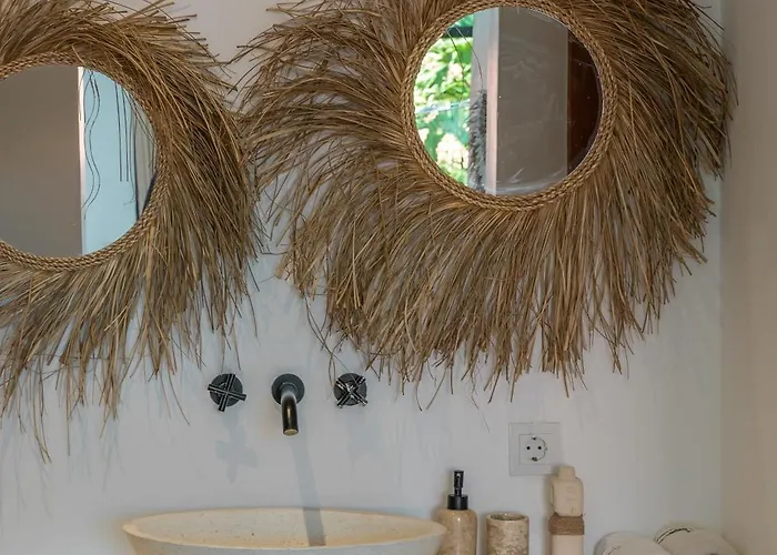Villa Eliad - Charming 3 Bedroom Mediterranean In Berawa Canggu