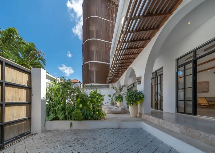 Eliad - Charming 3 Bedroom Mediterranean In Berawa Villa *
