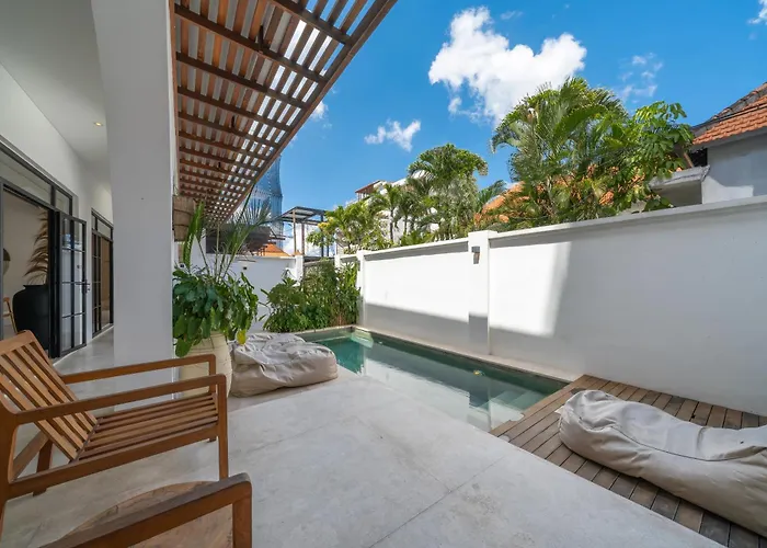 Eliad - Charming 3 Bedroom Mediterranean In Berawa Canggu